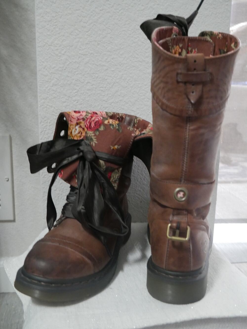 NEW Dr. Doc Martens Triumph fold over 1914 Boots! Brown Floral 9